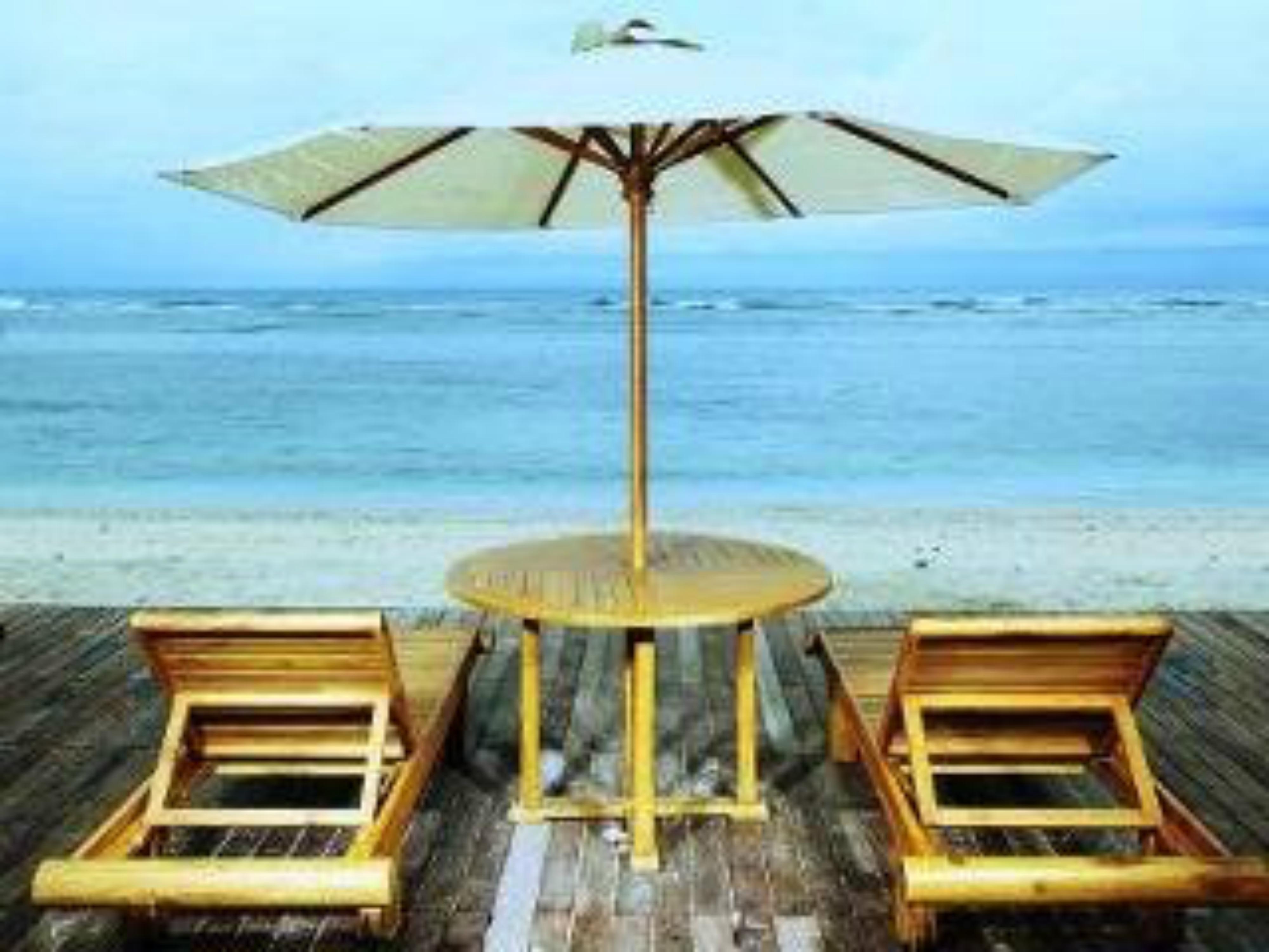 Aston Sunset Beach Resort - Τζίλι Τραγουανγκάν Εξωτερικό φωτογραφία