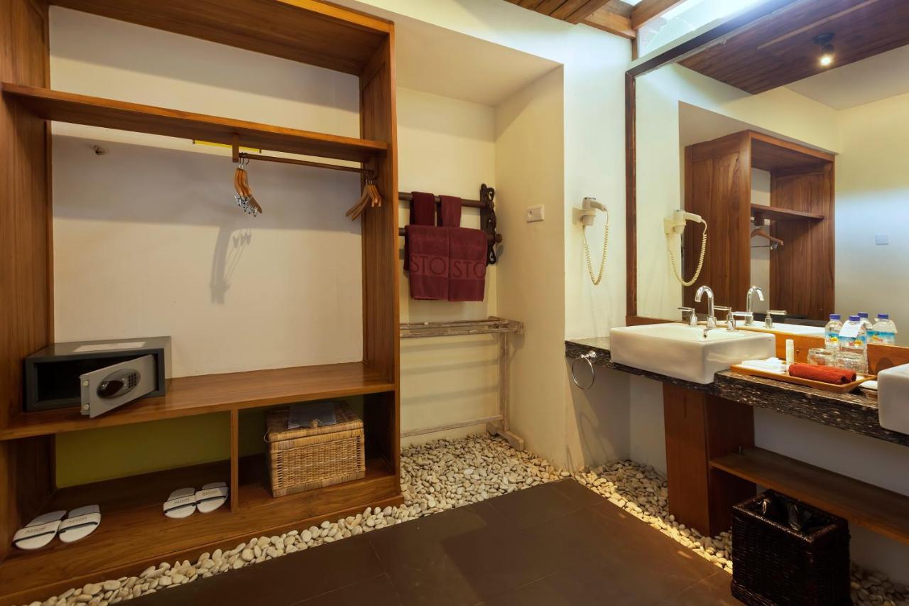 Aston Sunset Beach Resort - Τζίλι Τραγουανγκάν Εξωτερικό φωτογραφία