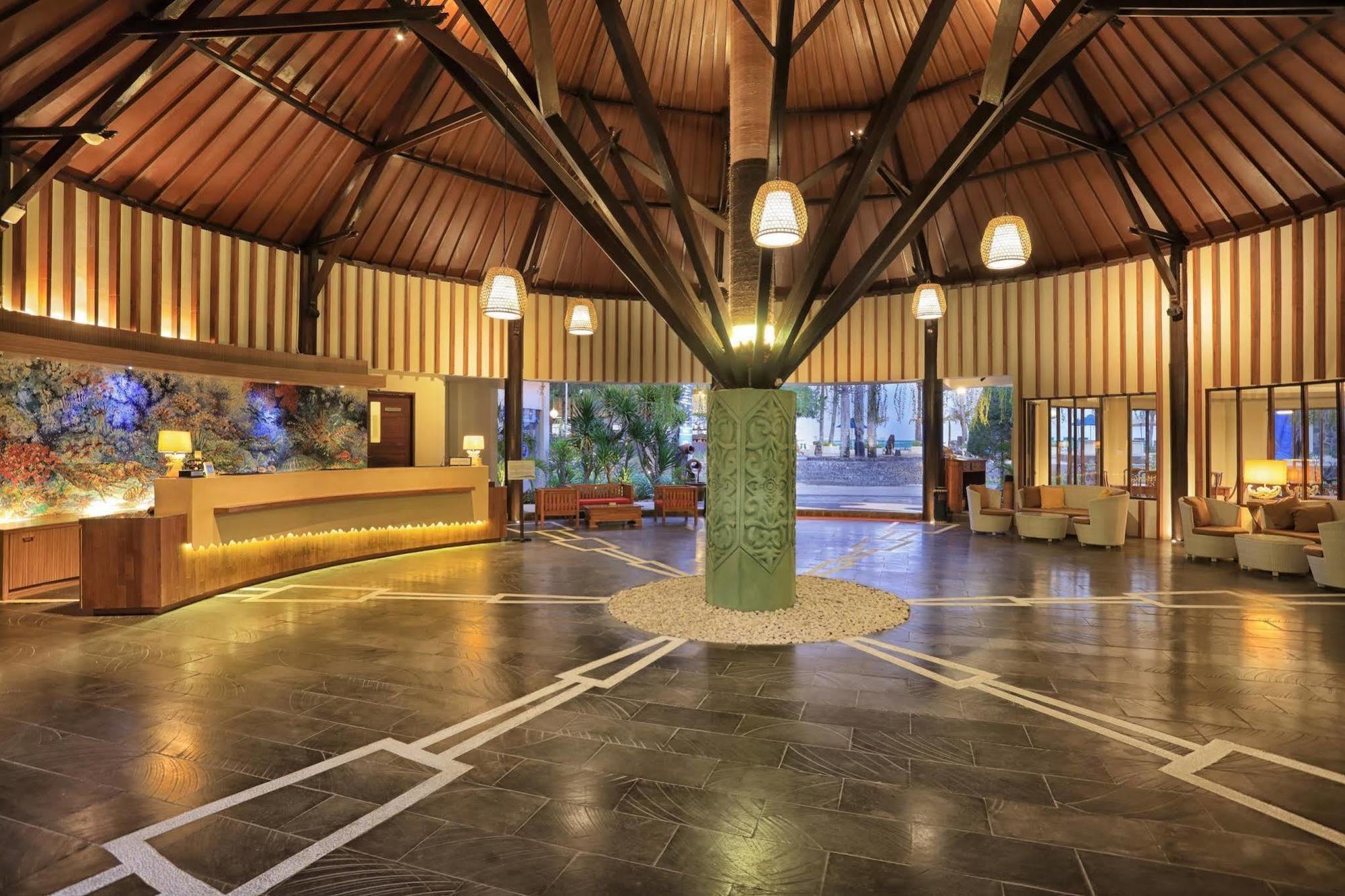 Aston Sunset Beach Resort - Τζίλι Τραγουανγκάν Εξωτερικό φωτογραφία
